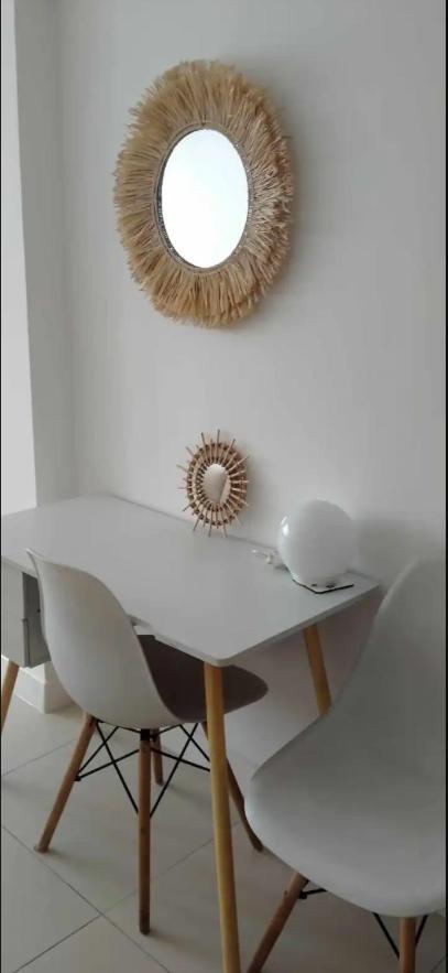 The Residences At Commonwealth By Century Properties Quezon City Bagian luar foto